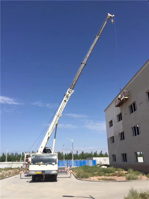 达川区“轻装强干”—— 吊车的 “轻量化臂架” 技术